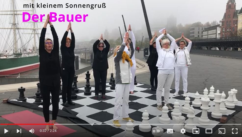 Flashmob-Wettbewerb Mädchen- und Frauenschach 2022: Schachbrett-Tulpen mit  zweitem Platz! - Hamburger Schachklub von 1830 e.V.
